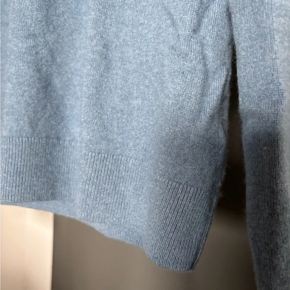 100% cashmere Uniqlo crewneck sweater - Picture 5 of 6